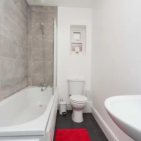 Cherry Property - Berry Apartments Blackpool Room photo