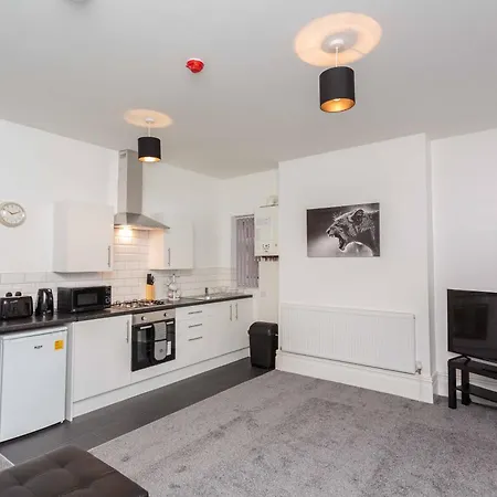 Cherry Property - Berry Apartments Blackpool Room photo