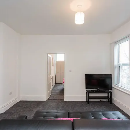 Cherry Property - Berry Apartments Blackpool Room photo