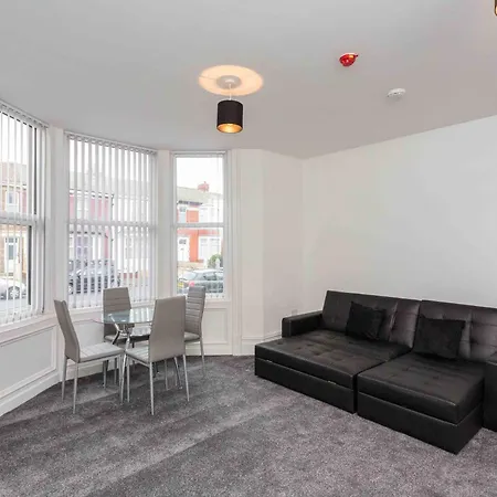 Cherry Property - Berry Apartments Blackpool Room photo