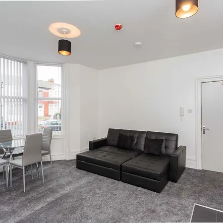 Cherry Property - Berry Apartments Blackpool Room photo