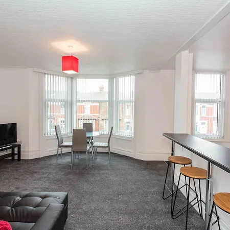 Cherry Property - Berry Apartments Blackpool Room photo
